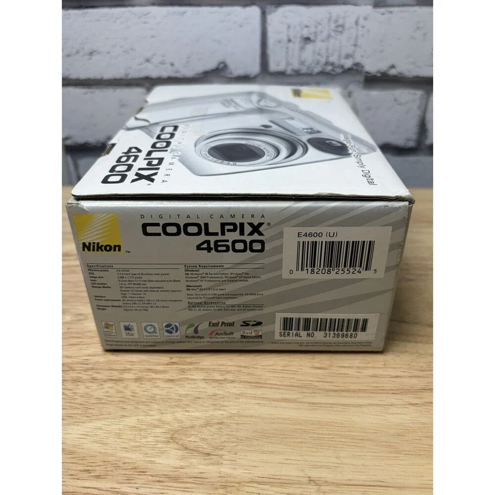 Nikon Coolpix 4600 Digital Camera Silver Tested Works w Box Charger Case SD Card
